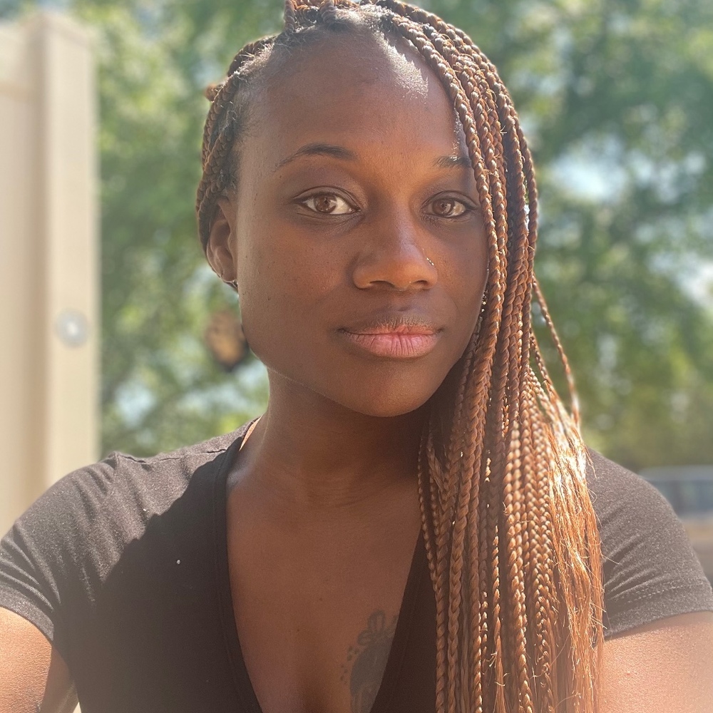 Meet your Posher, Laina